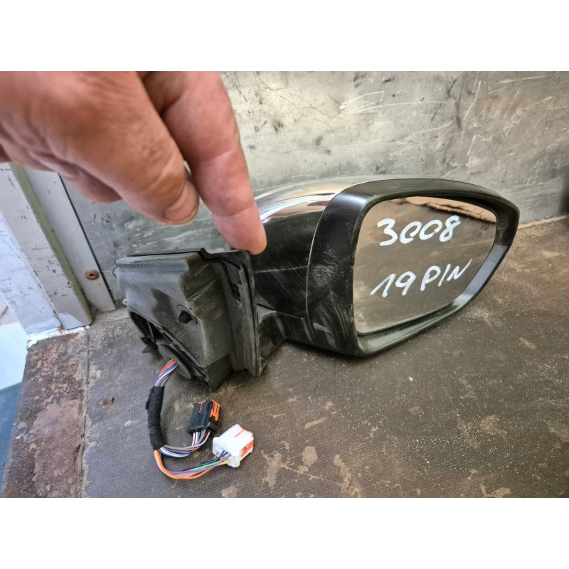 LUSTERKO PEUGEOT 3008 PRAWE 19PIN ASYSTENT PASA RUCHU CHROMOWANE STAN BDB LUSTERKO PEUGEOT 3008 PRAWE 19PIN ASYSTENT PASA RUCHU CHROMOWANE STAN BDB