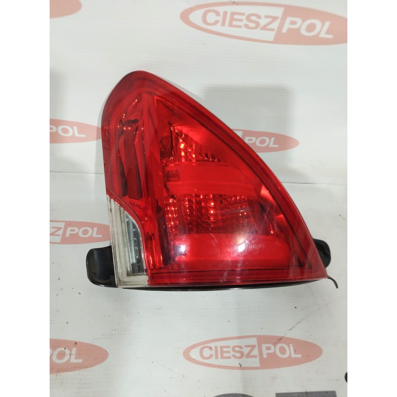 LAMPA TYLNA PRAWA W KLAPĘ PEUGEOT PEUGEOT 2008 JAK NOWA ORYGINAŁ 9678074580 LAMPA TYLNA PRAWA W KLAPĘ PEUGEOT PEUGEOT 2008 JAK NOWA ORYGINAŁ 9678074580