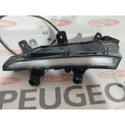 LAMPA PRZÓD DRL LED PRAWY PEUGEOT 208 II2008 II JAK NOWA ORYGINAŁ9824241180