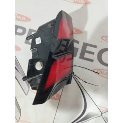 LAMPA TYLNA LEWA W KLAPĘ LED PEUGEOT 3008 II JAK NOWA ORYGINAŁ