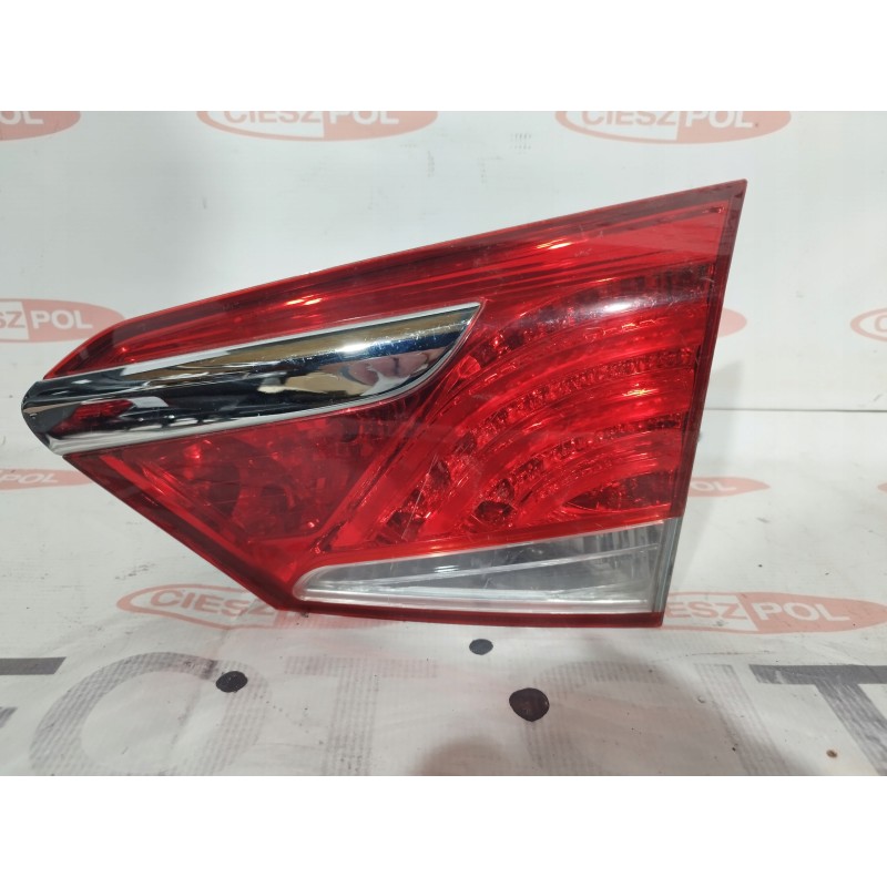 LAMPA TYLNA PRAWA W KLAPĘ LED HYUNDAI i40 KOMBI JAK NOWA ORYGINAŁ924043Z001 LAMPA TYLNA PRAWA W KLAPĘ LED HYUNDAI i40 KOMBI JAK NOWA ORYGINAŁ924043Z001