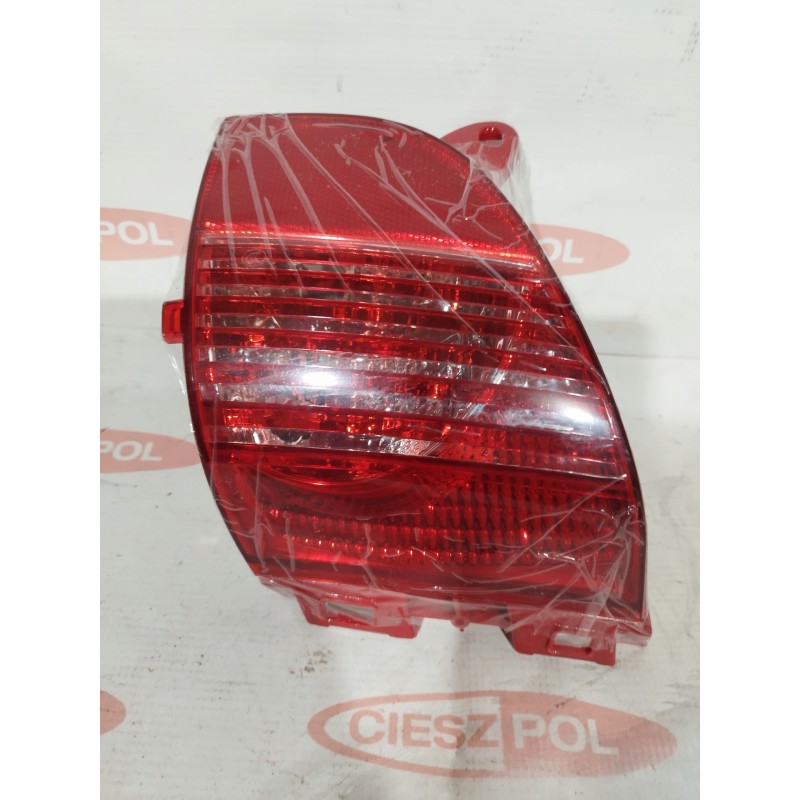 LAMPA TYLNA PRAWA P/MGŁA PEUGEOT 2008 308 CC NOWA ORYGINAŁ 9806752980 LAMPA TYLNA PRAWA P/MGŁA PEUGEOT 2008 308 CC NOWA ORYGINAŁ 9806752980